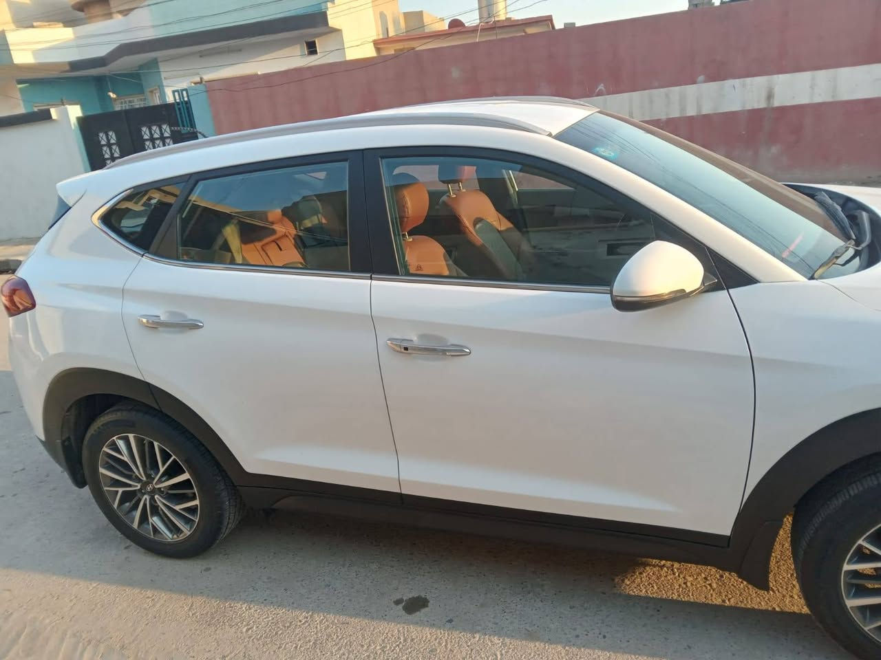 للبيع او مراوس مديل 19 فول السياره بدون فتحه مكفوله لاصبغ ولا بارد ملاحضات اشخوط فقط 
السعر 220 وبيها بصيط للاستسفار ع رقم 📱 *********** 

*********** الخاص مغلق عندك شي خابر
