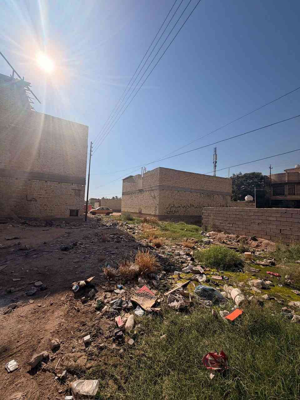 سلام عليكم 
قطعه ارض للبيع في الشعب السريدات القديمه 
نوع العقار زراعي سند 25 تحويل باسم المشتري انذار بكاتب عدل 
خدمات كامله مي وكهرباء ومجاري وانترنت ضوئي 
مساحه الارض 50متر 
واجهه الارض 5متر 
نزال الارض 10متر 
سعر الارض 11مليون وبيه مجال 
للاستفسار 
***********
