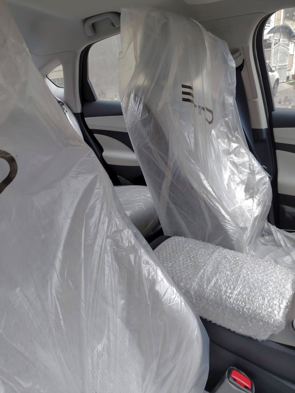 سيل فايف فول مواصفات ١٣ كامره ماشيه ٢٧٠٠ بانزين ماشيه ٨٠٠ والباقي على EV السياره بأسمي والرقم بغداد شبه مميز والسياره مكفوله من كلشي على وضع الشركه لا زلغ لا شخط لا بارد لا تبديل  شرط الفحص السياره سعرها من الاخير ٢٣ مليون بدون اي عمله ال تعجبه ويصرفله السعر الف هلا بيه
واذا واحد يكول سعرك اغلى من الزيرو على عيني وعلى راسي السياره مماشيه هواي وبيها ملحقات وانت احسب وشوف السعر
الرقم يكلف حوالي ٤٠٠ الف
برمجه وتحديث من شركة المقادير يعني مو فلاش تحديث جهاز اون لاين مع البرامج المدعومه 
كاعايات حوضيه اصليه مع الصندوگ ال سعرهن ١٢٠ الف
بورد اضافي للشحن كامل من جوزة حمايه واير ايرث وقراصه للبارد وبلك سويچ اصلي وجوزه ذكيه الكترونيه
سبير جديد مع فلينه وملحقاته وموضح بالصور
لزكات شاشه حمايه للشاشتين
كل عدتها جديده وما مستخدمه
تغليف الابواب من الداخل بعازل حراري
اخوان منعاً للاحراج هذا سعرها من الاخير يعني ما اتعامل.... ٢٣٠٠٠٠٠٠ مليون
***********
بغداد البلديات خلف مصرف الرشيد
