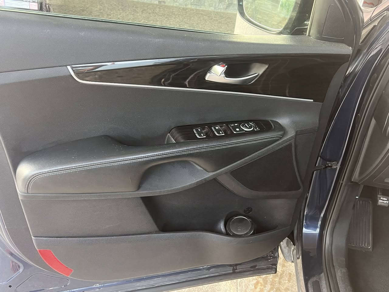 سلام عليكم سورنتو موديل 19 أمريكي حادثهه چاملغ وبنيد بدون دواخل كفاله گير ومكينه فول من عدى الفتحه المكينه 2400 5 راكب تبريد قطعتين ماشية 58 ك حقيقي بسمي شخصياً رقم الهاتف *********** واتساب
