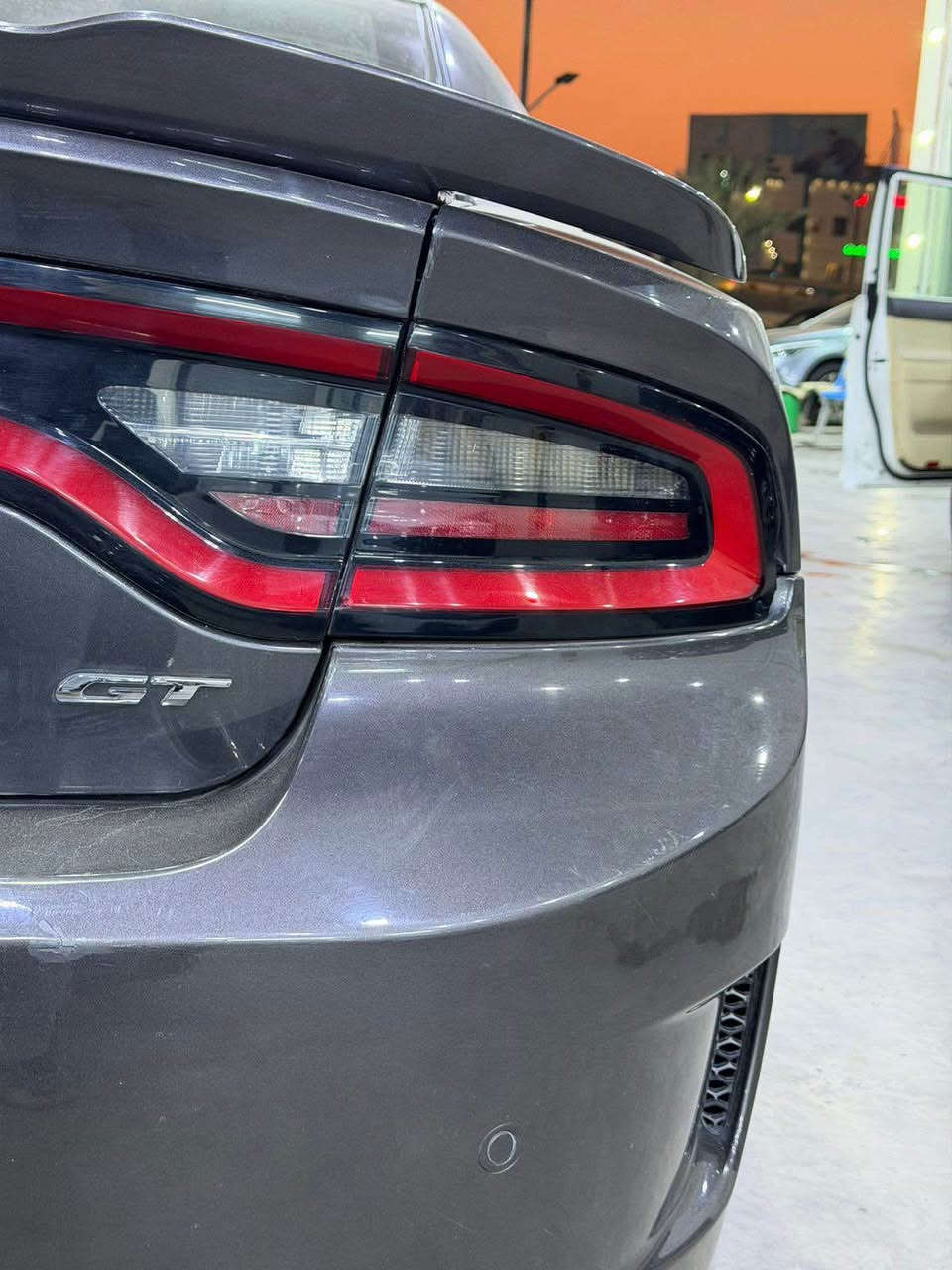 السلام عليكم 
للبيع او المراوس 
جارجر 2021 جيتي 
ماشية 
31 الف حقيقي 
رقم بغداد الجديد تحويل مباشر 
حادث السيارة باللغد جهة السايق 
وبيها طخطات 
ابيع صبغ عام اخوان 
السيارة جاهزة من كير مكينة حدادة تخم تاير تبريد كلشي جاهز
بدون اي نقص 
وتحويل مباشر 
مكان السيارة البصرة 
*********** البصرة, العراق
