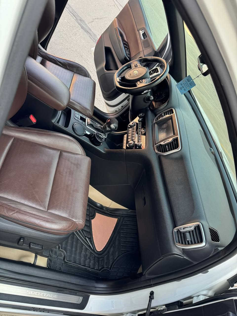 سبورتج 2018 GT LINEفول مواصفات وارد خليجي ماشيه 71,000
تدفئه تبريد كشنات تدفئه ستيرن مقاعد كهرباء هاندبريك بصمه بانوراما ترحيب ابواب مري شفط صندوك كهرباء كار بلي تبريد قطعتين منفصل 6 ايرباك
وبعد بيها مواصفات هوايه مكفوله كلين تايتل
 للاستفسار ***********
