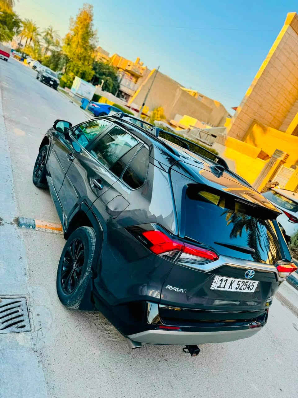 راف فور 2023 فول مواصفات رقم بغداد باسمي مكاني بغداد ماشيه44 سيارة جاهزه مكينه كير صدرت تبريد كله جديد سعره 213 وبيه مجال 
***********
