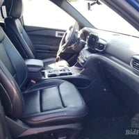 اكسبلورر XLT • ٢٠٢٠ • ٧ ركاب