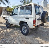 لاندكروز موديل 89محرك 2f لا بخار ولا تنقيص   فور ويل شغال  حداديتها نض...