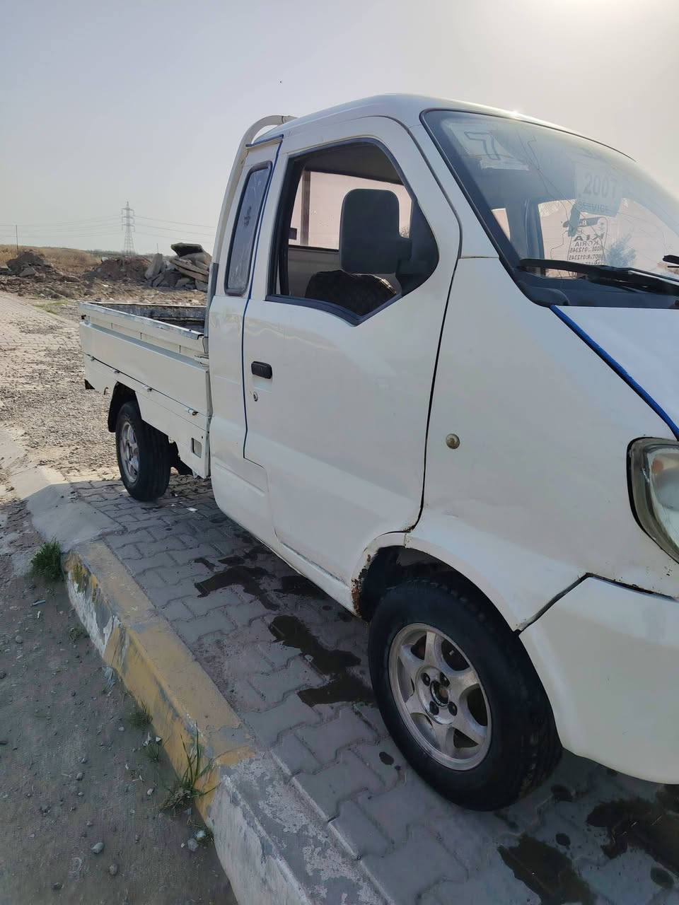 للبيع موديل 2007 مابيها اينقص كير ومحرك شرط نضيفه مثل ما واضحه بل صوره اوراق كامله وسنويه موجوده السعر 20 بيها مجال قليل *********** خاص ما اجاوب خابرني وتدلل
