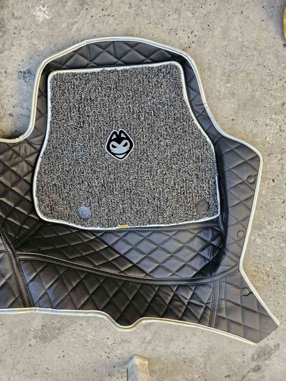 السلام عليكم
عدي هيج ارضيات 
طلعتلي بل بالة جديدة 
ماعرف ياسيارة تصير الهن بس كلولي هذن  جوكر  يرهمن لكل السيارات 
عندي منهم كم قطعة  اريد ابيعهم 
اعلى سعر ابيع لان ماعرف اسعارهن
مكاني بغداد الشعلة 
***********
