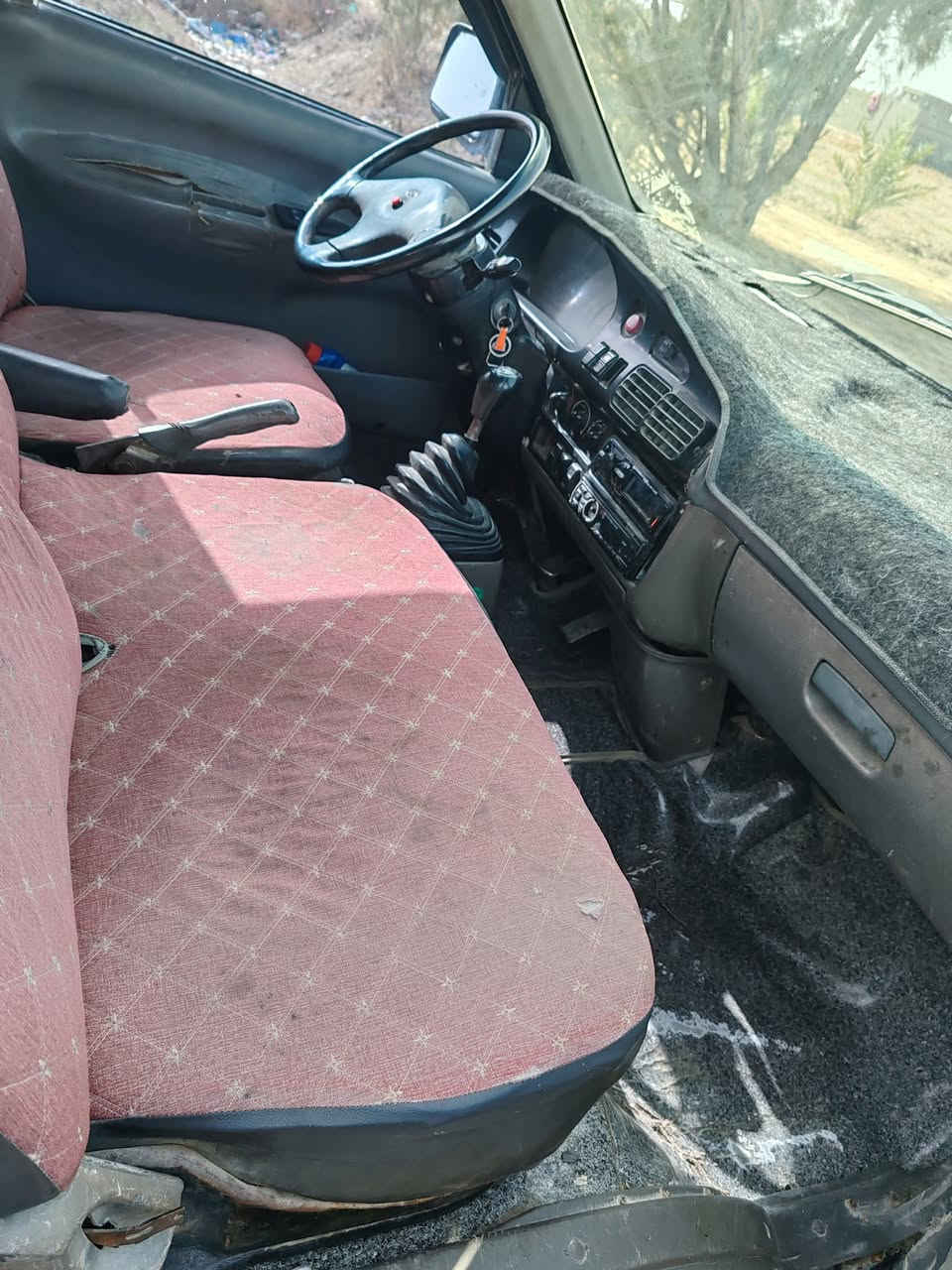 السلام عليكم بريجو موديل 97 سياره جديده مقفوله كفاله عامه من ضربه ومنصبه ومن تبديلعجديده جير محرك اكسل تخم تاير حداديه كله جديد رقم بابل رقم انجليزي سنويه لل 31 تحويل ثاني يوم مكان السياره بابل النيل ماكينه 3000 السعر 53 وبيها مجال حق الجيه الاستفسار على هذا الرقم ***********
