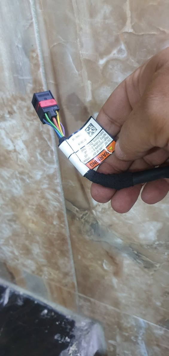 السلام عليكم للبيع جك صندوك كهرباء سنتافيا كراند صفحة اليمنة شغال وعلفحص  السعر 125الف وبي مجال مكاني بغداد  ***********
