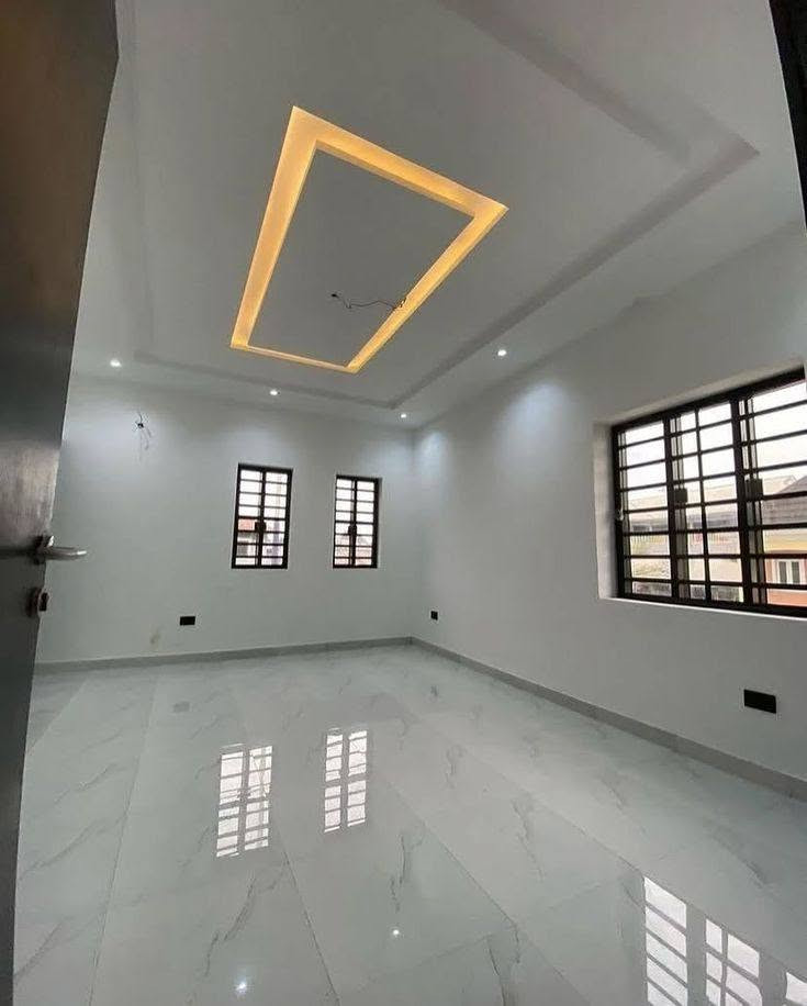 🏢 شقق مميزة للإيجار 🏢
​يعلن مكتب الباشا للعقار عن توفر شقق سكنية للإيجار بمواصفات ممتازة وموقع حيوي.
​📍 العنوان: شارع أسواق طيبة - مجاور مطعم السبطين.
​⚖️ للمراجعة والاستفسار:
يرجى زيارة موقعنا في مكتب قصر الباشا للعقار (كما تظهر فخامة مكتبنا في الصورة المرفقة 1000110404.png "نحو مستقبل عقاري أفضل").
​📞 للتواصل والاتصال مباشرة عبر الأرقام التالية:
​***********
​***********
​أهلاً وسهلاً بالجميع، نسعد بخدمتكم دائماً!
