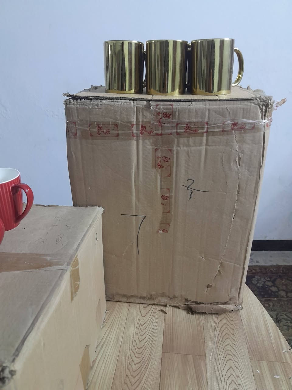 تعزيله محل
يتوفر 2 كارتون كوب فرفوري الحجم الوسط لون ذهبي ولون احمر بعدد 94 كوب 
السعر /500 للكوب 
لا يتوفر توصيل
***********
الغدير خلف مدرسه سعد
