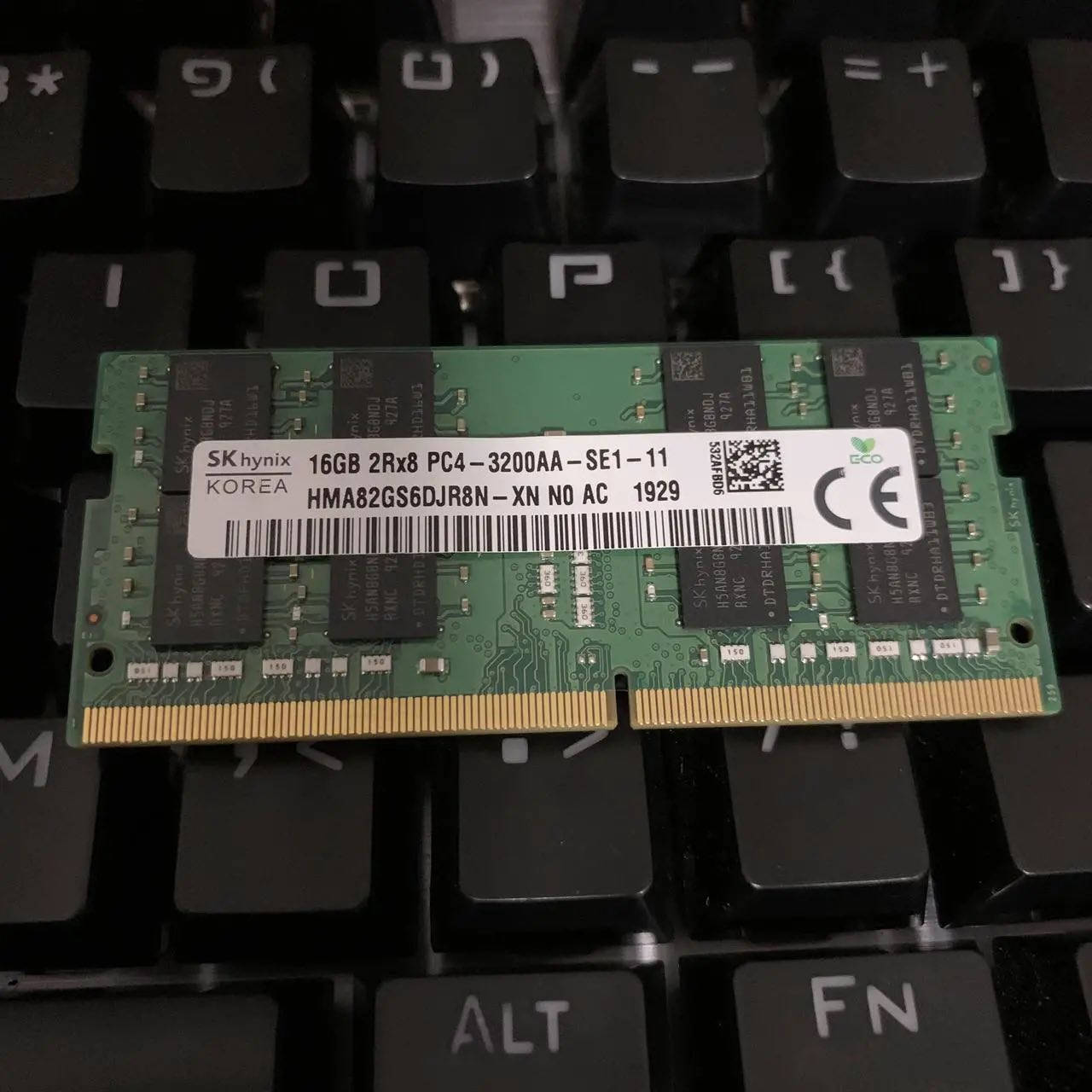 رام لابتوب مستعمل للبيع 16gb ddr4

SK Hynix 16GB DDR4 2RX8 PC4-3200AA-SE1-11 HMA82GS6DJR8N-XN SODIMM Laptop Memory Ram

السعر ١١٠ الف


**إذا كنت صاحب هذا الإعلان وتريد حذفه لأي سبب، رجاءا أرسل رسالة إلى الدعم الفني**