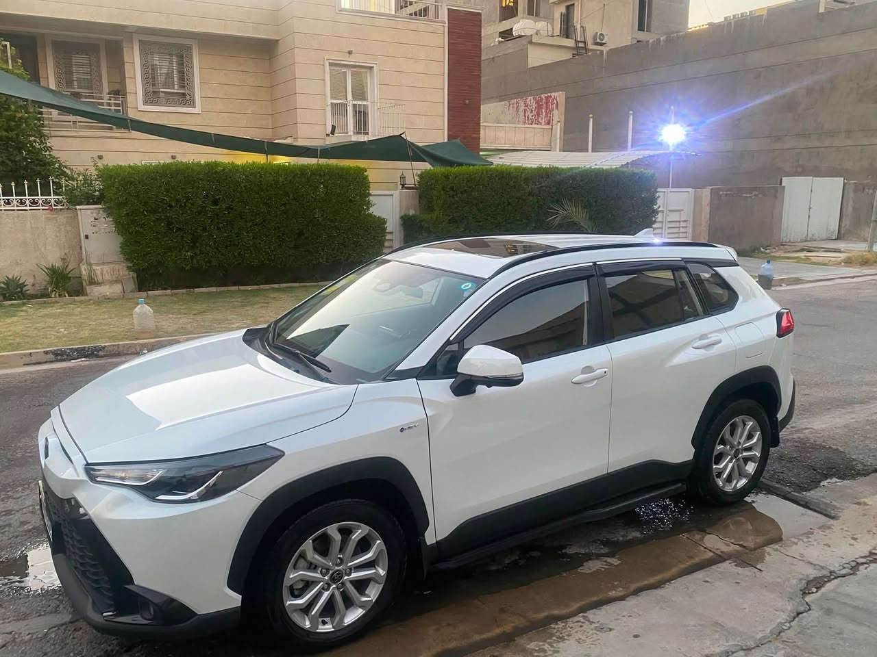 كورلا فروت لاندر 2024 فول مواصفات اعلى فئه1/1 ماشية 12 الف مكفولة كفالة عامة من الزلغ مكان السيارة بغداد
***********
