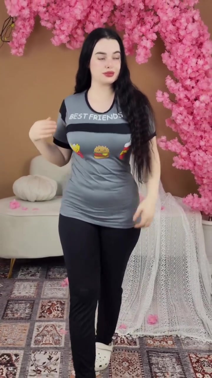 عرض العيد🎉🎉
٣ تراكات ب_25_ألف فقط
توصيل مجاني
بناتي محير من 30 كيلو _60 كيلو 
تراك قطني فول ليكرا تركي أصلي
خامة فانيله درجة أولى  ضمان الفحص قبل الاستلام ✅
سارع بالحجز قبل نفاذ الكمية ✨
#صيف_٢٦ #عيد_سعيد 
#تراكات_نسائية #ملابس_تركيا #تنزيلات


**إذا كنت صاحب هذا الإعلان وتريد حذفه لأي سبب، رجاءا أرسل رسالة إلى الدعم الفني**