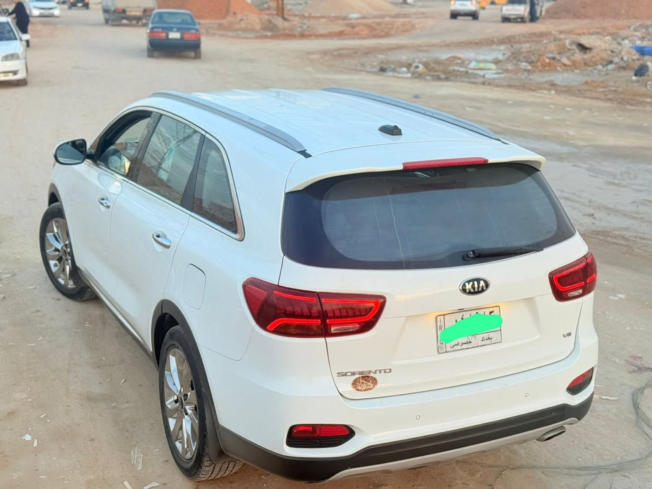 السلام عليكم
سورنتو 2019 خليجي باسمي رقم بغداد 
فول مواصفات / عدا بنورما
بصمة
هاند بريك بصمه 
6سلندر 
3عدسات 
مري شفط
صندوق كهربائي
3 قطع تبريد 
حساسات امامية وخلفية 
4 وضعيات قيادة 
Auto hold
بيها بارد بين بابين فقط 
للتواصل / ‭٠٧٨٧ ٢٠٧ ٦٠٤٢‬
مكاني النجف
