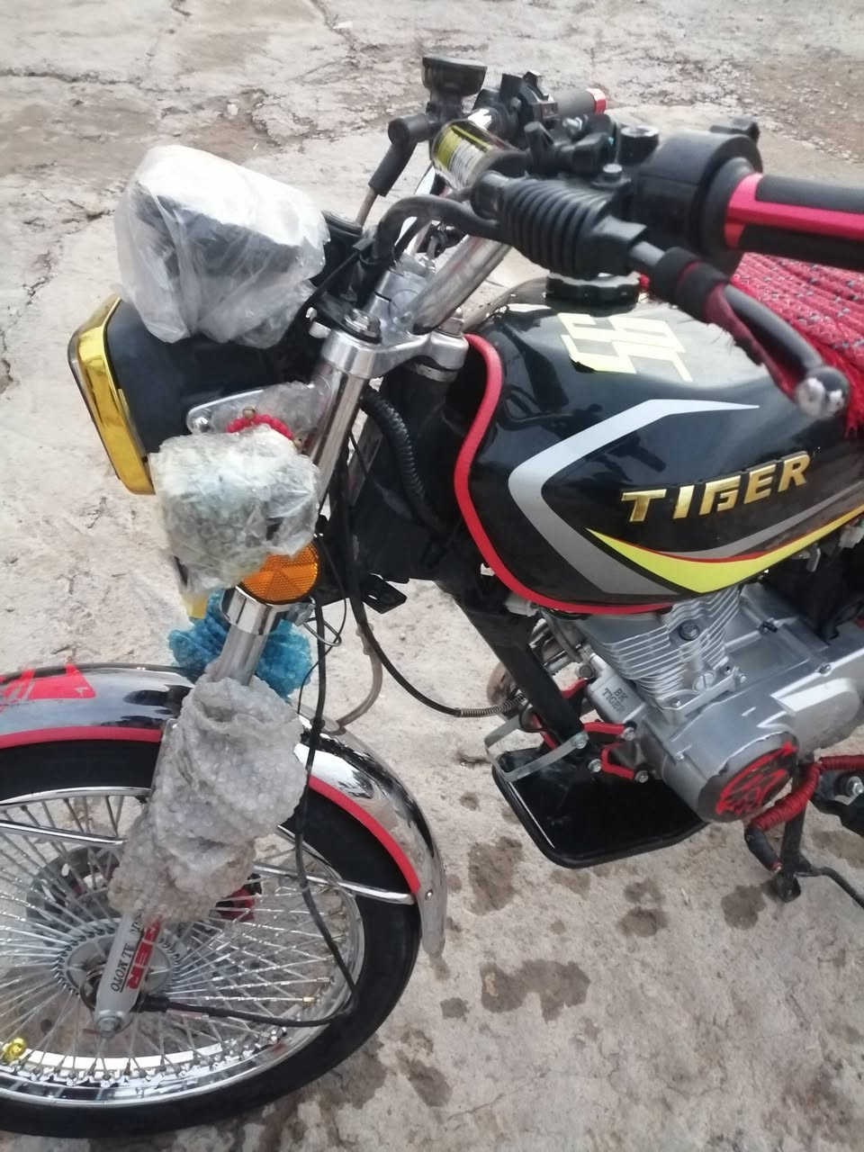 ما شاء الله تایکەر 2025 لۆک جوانکاری بو کراوە اوراق بو فروشتن مسروفی نییە زور پاکە وەک سفرە شوینم کەلار ئەو رەقەمەکەمە لەخزمەتانام ***********
