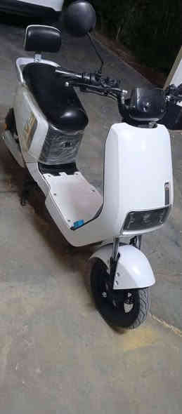 سلام عليكم عندي دراجه شحن للبيع السعر 425التواصل عل خاص او رقم  0787 625 0199
