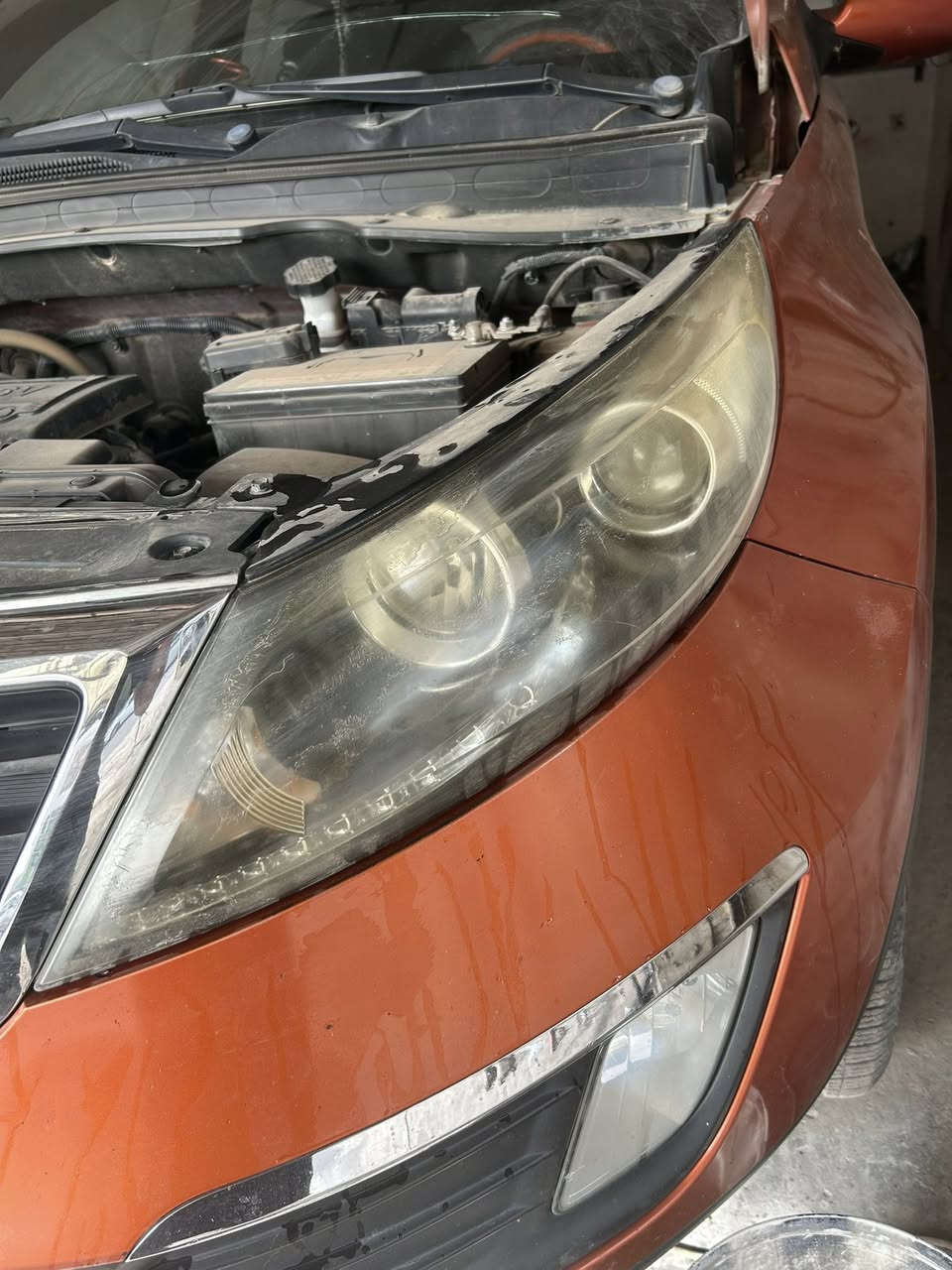 جيراننا وأصدقائنا في بحركة والمجمعات السكنية..
بدل ما تروح للصناعية وتنتظر بالساعات، أنا أجيك لحد باب بيتك وأرجع لمعة سيارتك وأشيل كل الخدوش المزعجة.
✅ خدماتي تشمل:
• بوليش كامل للجسم (Full Polish) بأجود المواد.
• إزالة الخدوش السطحية وتجديد لون الصبغ.
• تنظيف وتلميع المصابيح الأمامية (الدلايات) وإزالة الاصفرار.
📍 التواجد: حصراً داخل بحركة وكافة المجمعات (هيوا سيتي، لاوان، قرية بحركة.. إلخ).
💰 الأسعار: مناسبة جداً لأنني ابن منطقتكم ولا أحملكم تكاليف إضافية.
مستعد أجربلك على "خدش واحد" أو "مصباح واحد" مجاناً حتى تشوف الفرق بعينك قبل ما نبدأ!
للحجز أو الاستفسار، راسلني على الخاص أو اتصل على: [***********]
