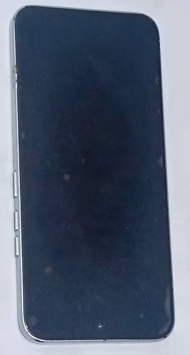Tecno Spark 40 Pro 
الشاشة: AMOLED مقاس 6.78 بوصة بدقة 1.5K (1224×2720) مع معدل تحديث 144Hz. 

ببجي 90 فريم باقي العاب 120 فريم .

المعالج : MediaTek Helio G100 Ultimate

الذاكرة :, 8 جيجابايت RAM مع سعة تخزين 256 جيجابايت 

الكامرة : أمامية: 13 ميجابكسل. 

خلفية: 50 ميجابكسل. 

اللون : تيتانيوم 

كارتون ويا فقط بي خدوش بلشاصي موضحه ممأثره ع كلشي

سعره 140 قفل قفل غير 140 لا تراسل مستعجل ع بيعته 

رقمي : *********** اتصال واتساب متواجد فيسبوك ايضا .
