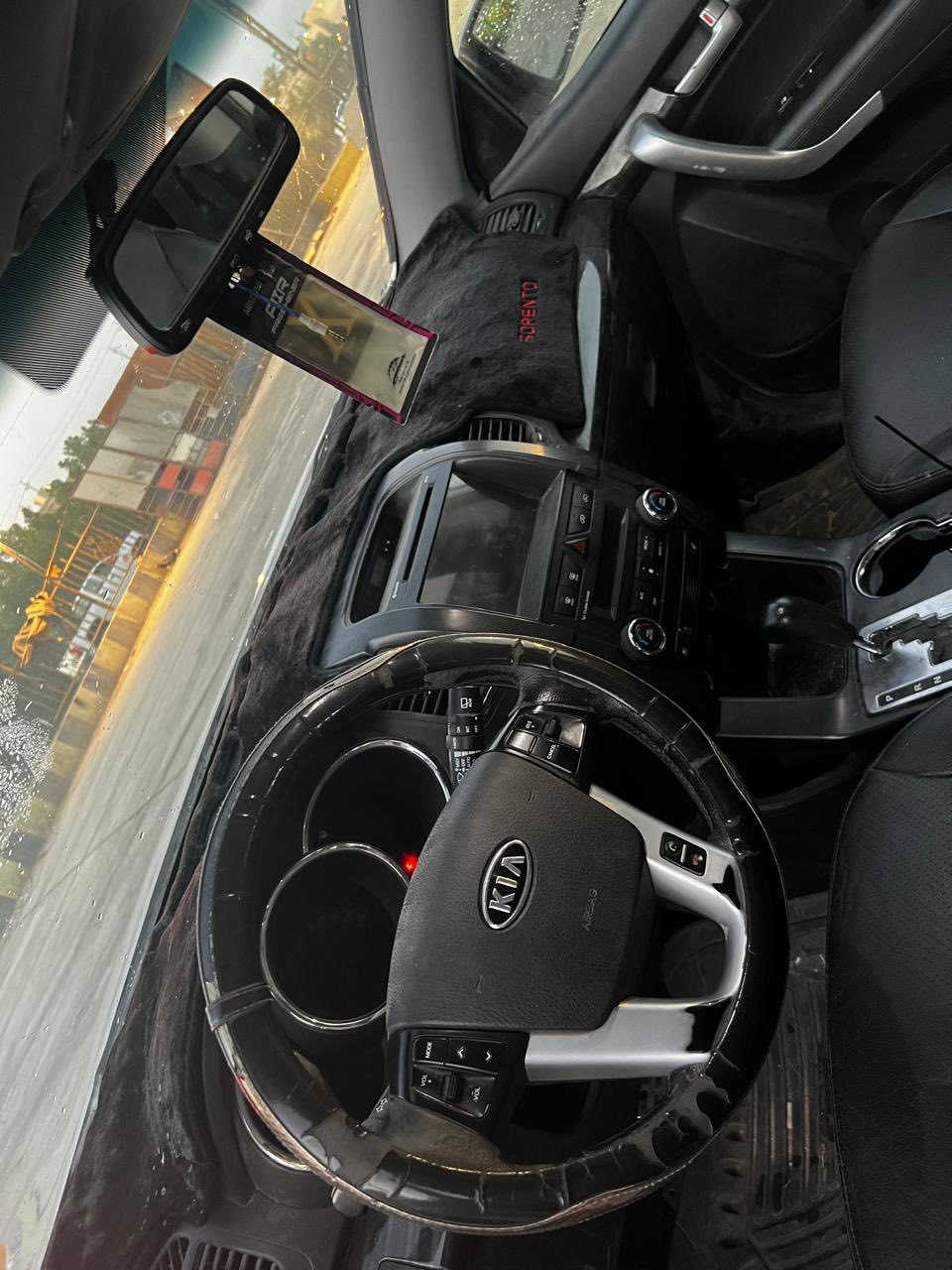 السلام عليكم سورتو ١٤  ادوات كاز اصل بيه رقم وسنويه بيه حصه بكل المحفظات بيه كصه ومشتغله درجه وله رقم الهاتف ***********
