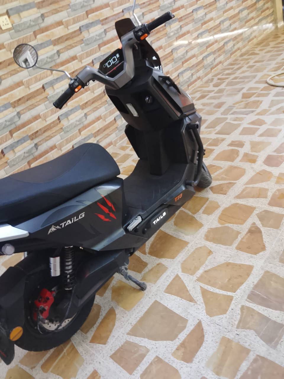 السلام عليكم درجة TAiLG النوعيهT73 الون اسود فحمي 
بطارية نضيف 🔋فول اشير يمن يسر ليت عليه نصي درجة جديد وضع شركة درجة مل بيت تخذه متصرف عليه كلشي جهاز اتصال عل رقم *********** درجة متعجبك لا تكسر بيه
