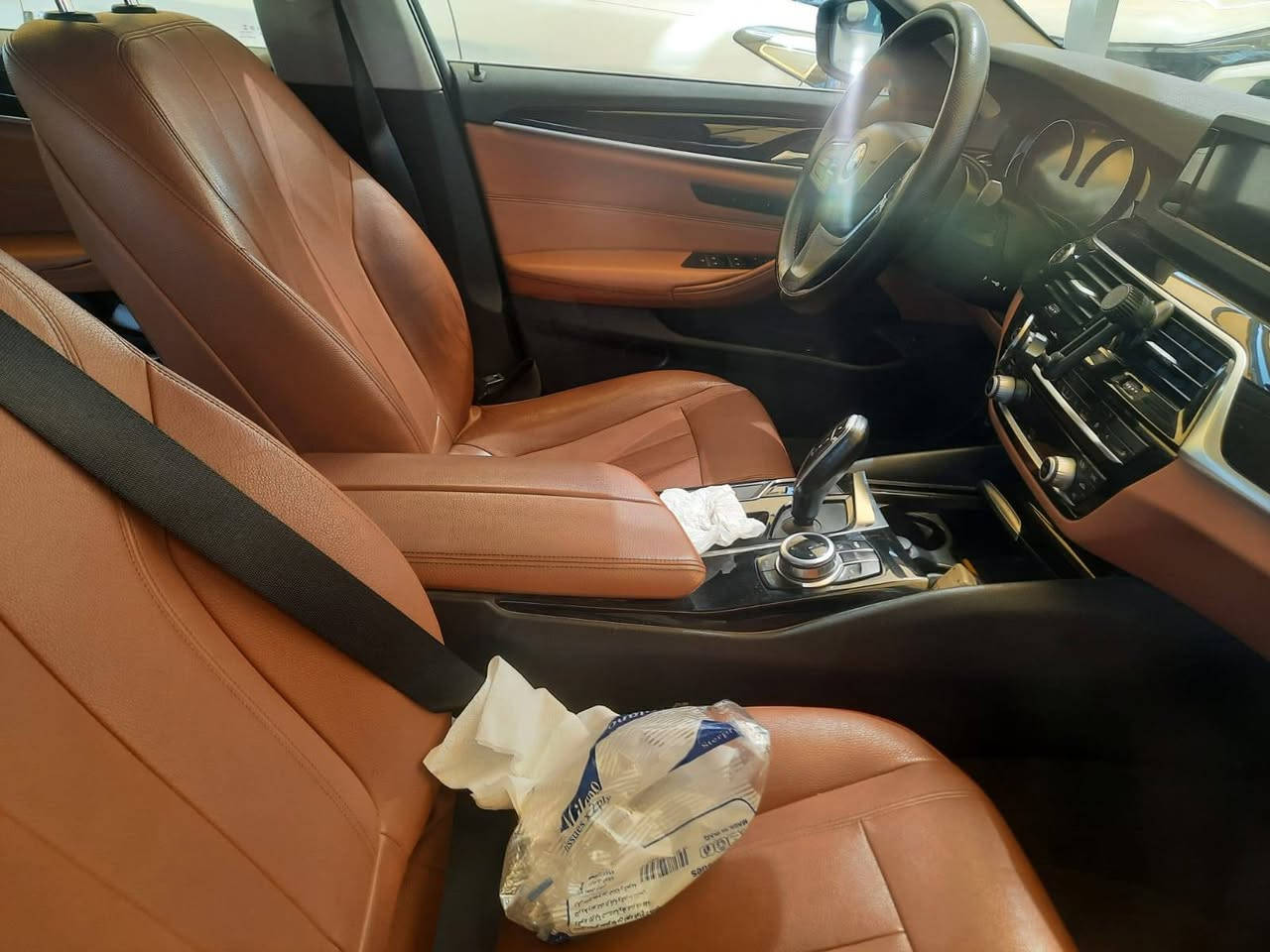 سيارة BMW موديل 2018 خليجي وكالة حجم  520I ستيشن ( تكسي مطار دبي )  
 محرك حجم 2000 توين تيربو جارج 
محرك و گير غير مفتوح 
السيارة  بيها صبغ  بابين وجاملغ جهة سايق  وبنيد 
رقم سليمانيه
عداد المسير : 480الف كيلو متر   قابل للزيادة  تصعدها محركها زيرو 
المواصفات
1- سيارة BMW حجم 520I  موديل 2018 خليجي وكالة مكفول كير ومحرك وكلشي  
2- محرك حجم 2000 توين تيربو جارج بقدرة 186 حصان 
3- لايت زينون عالي ناصي مع LED نهاري 
4- مرايا جانبية شفط كهرباء مع اشارات بالمرايا الجانبية 
5- قبق جنطة كهربائي شفط 
6- ويل كب حجم 20مع تخم تاير جديد  
7- حساسات امامي خلفي عالي التحسس والدقة ومعروف بالبي ام 
8- بصمة 
9- تقسيم داخل المرايا الجانبية للزوايا الميتة 
10- غرفة السيارة جلد مشمشي اصل والغرفة بحالة ممتازة جدا 
11- تحكم فول كهرباء لكشنات المقدمة 
12- تبريد السيارة قطعتين امامي وخلفي وتحكم خلفي بالتبريد الخلفي 
13- تحكم ستيرن جهتين متكامل لمجموعة من ايعازات المركبة 
14- شاشة دشبول كبيرة بحجم 6.5 بوصة تحتوي على كمبيوتر متكامل لكل المركبة 
15- كير عادي اوتوماتيك مع 3 وضعيات للقيادة 
16 -وباقي مواصفات المركبة الغنية جدا عن التعريف  

تخم اطارات جديد  ومسويلها ادامة كاملة
رقم ‏‪***********
سعر 140 بي مجال قليل
