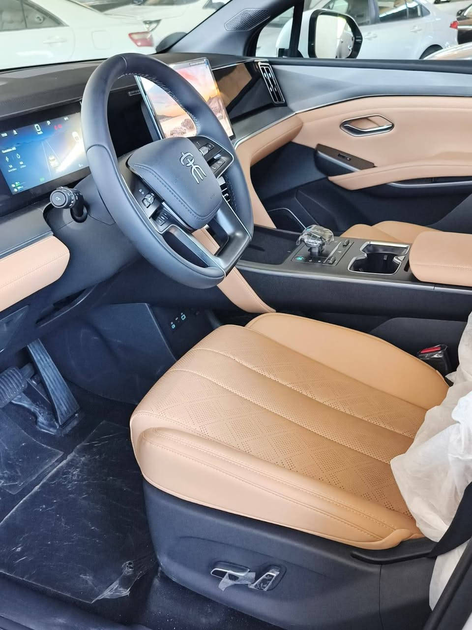 🚗 للبيع
BYD Song L 2025 هايبرد 

بي واي دي سونغ ال -2025

🌍 المدينة –  بغداد – البياع 

•   🛣️  المسافة المقطوعة    - زيرووووووووووو

اتصل على رقم ***********

 

✅ المواصفات :

🚗 BYD Song L موديل 2025

🎨 اللون: أبيض

📍 زيرو كيلومتر

🌍 وارد صيني

⛽ نظام هايبرد اقتصادي ومتطور

⚙️ محرك 1.5 لتر

.... 💯 جنطة كهرباء /كرسي كهرباء

🔩 4 سلندر

🔧 ناقل حركة أوتوماتيك

🛞 دفع رباعي AWD

• شاشة لمس حديثة

• شاشة HUD أمامية

• بلوتوث

• Apple CarPlay

• Android Auto

• نظام ملاحة GPS

• كاميرا خلفية

• كاميرات 360 درجة

• حساسات أمامية وخلفية

• شاحن لاسلكي

⭐ تصميم رياضي حديث وفخم

⭐ تقنيات متطورة داخل المقصورة

⭐ قيادة مريحة وثبات عالي

⭐ اقتصادية ممتازة في استهلاك الوقود

⭐ زيرو كيلومتر وحالة ممتازة جداً

