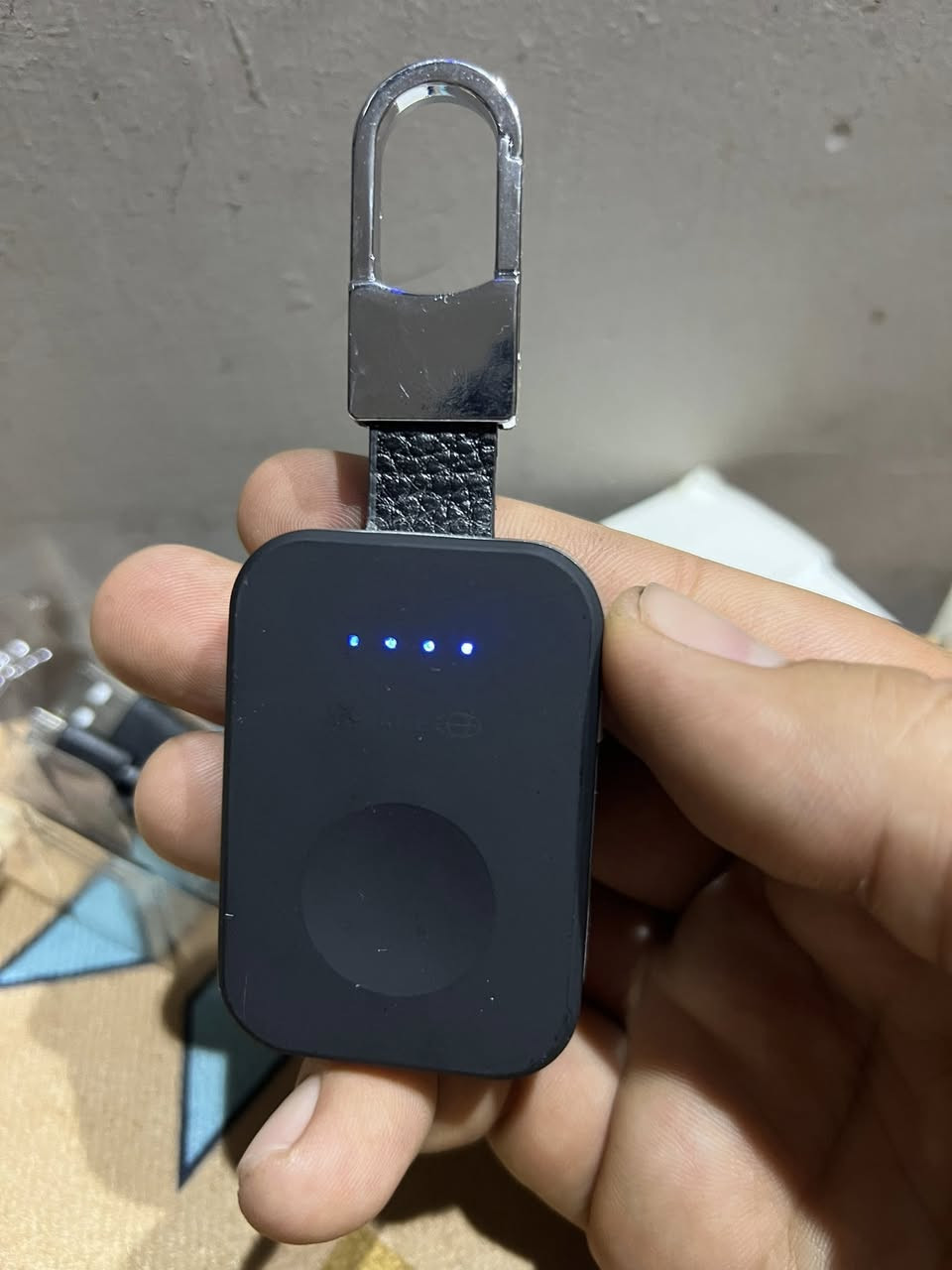 سلام عليكم شاحن ساعه ابل (بور بنك)تواصل ***********
