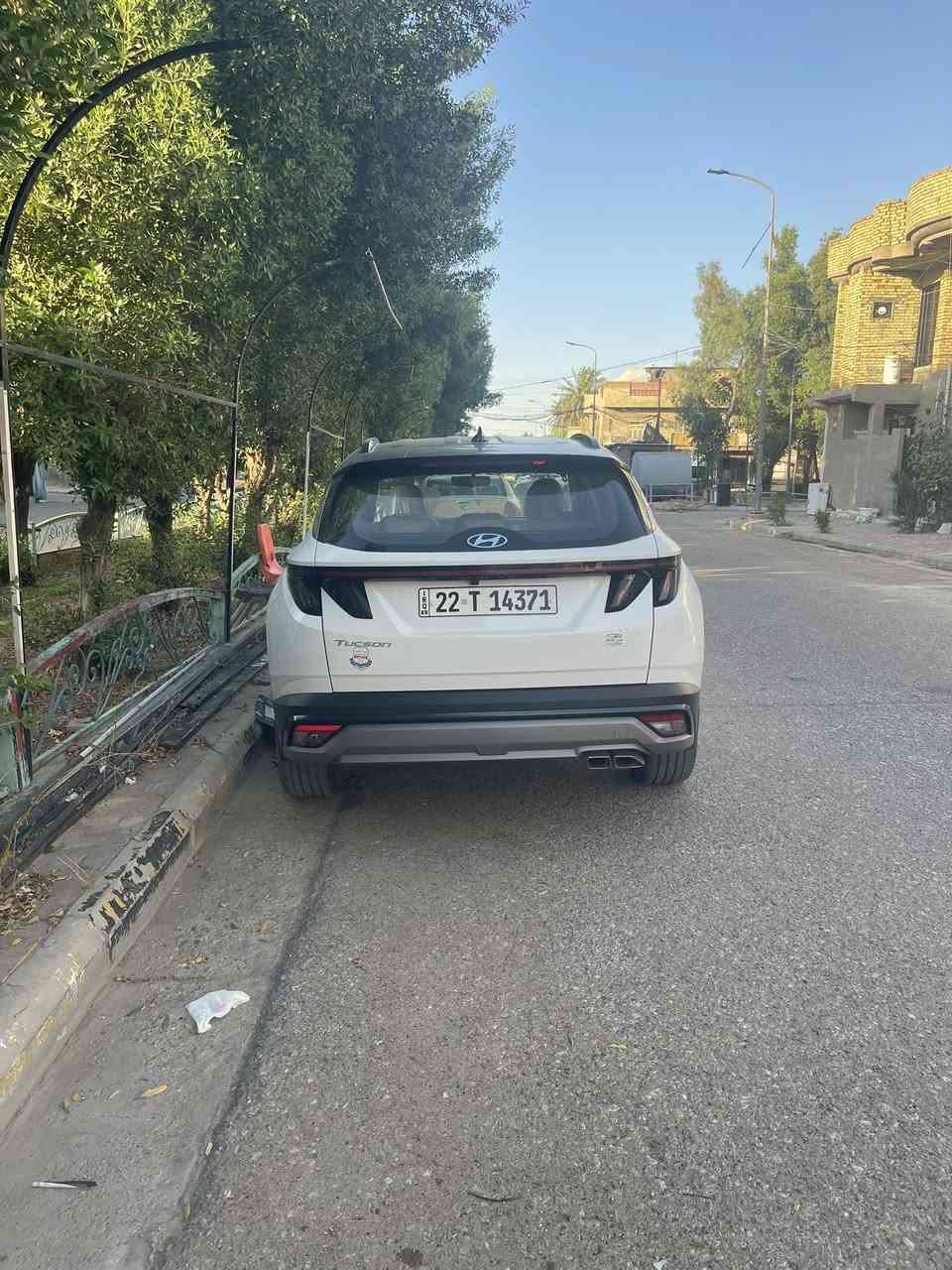 سلام عليكم هوندا توسان موديل ٢٥ تو كلر رقم اربيل بااسمي السعر ٢١٥ وبيها مجال السياره ماشيه ١٨ الف جديده مكان السياره كوت تلفون ***********
