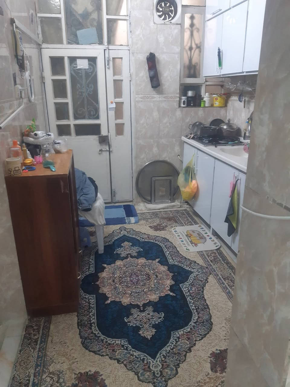 السلام عليكم بيت للبيع 50 مترطابقين كربلاء جاير عكد حجاب 90 مليون مع الاثاث ومجال بصيط في سعر***********

