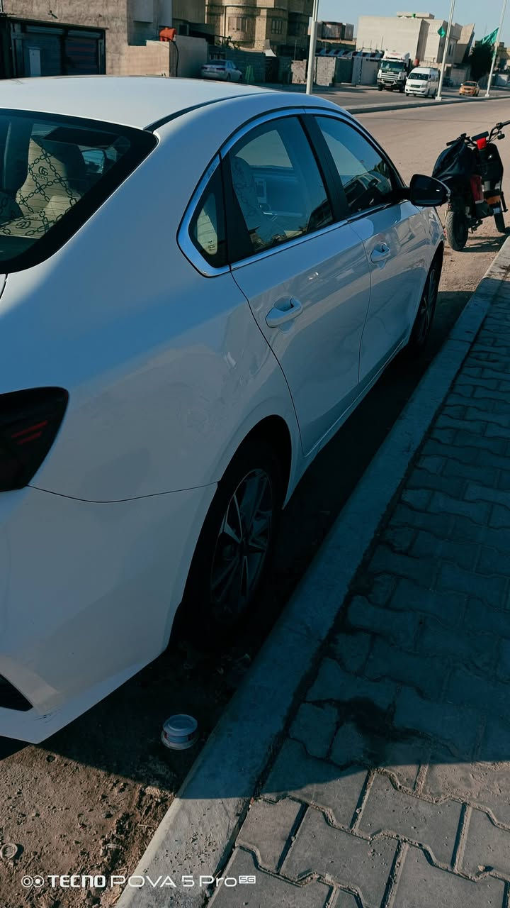 سلام عليكم 
سيراتو مديل 2022 خليجي
مواصفات نص فول ويل كب
السياره اقصاد استقطاع مباشر تنتهي 2027
رقم بغداد 
مكان السياره بصره مركز
بيهاا جاملق الامامي اليسار مبدل + بيهاا بارد بداير الورهه السائق 
للاستفسار ***********
السعر 140وبيهاا مجال
