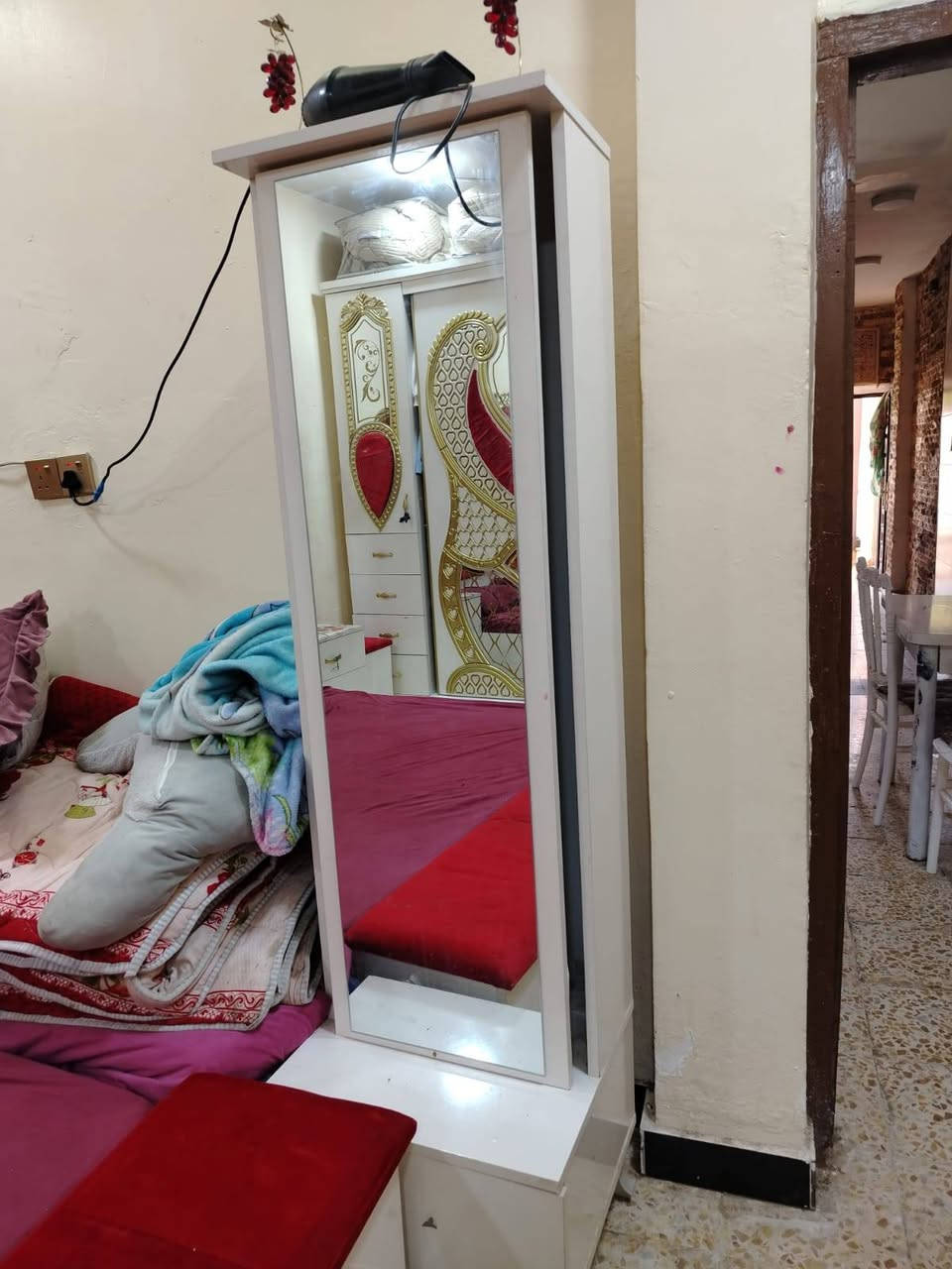 غرفه تركيه 9قطع جديد اشتريته واريد ابيعه لان غرفتي زغيره
‏‪***********‬‏ مكاني كوت داموك
