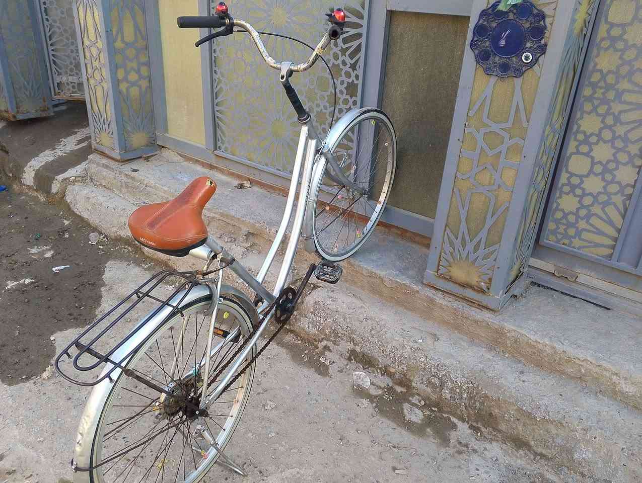 سلام عليكم  باسكل بناتي  البيع حجم 26  سعر 60 بي مجال  شراي راسني واتساب  *********** مكاني بغداد البياع شرطة خامسة
