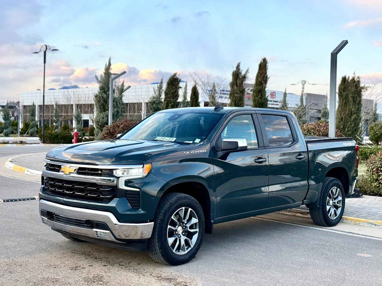 سيلفرادو ٢٠٢٥
لون سيلفرادو سيمينت

تم بيع 6000 فقط
مقصورة خلفية
كاميرا خلفية
كاميرا أمامية
حساسة
وسائد هوائية
مكبر صوت
مستشعر سرعة
زجاج كهربائي
شاشة
مرآة رادار
نظام المفتاح الذكي
تحكم تلقائي في درجة الحرارة
مقعد كهربائي
6 فتحات تهوية
مصابيح زينون
5 مصابيح LED
نظام تعليق قابل للطي
مكبر صوت مدمج
دفع رباعي
نظام ABS
رادار
سعر ٢٩٨ مجال بسیط 
***********
