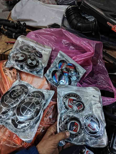 سڵاو هاوڕێیان سوپاس بۆ وەرگرتنی پۆستەکەم
تایەو ویل و ئەشیا چیتان ویست بەردەستە پشتیوان بەخوا
***********
***********
