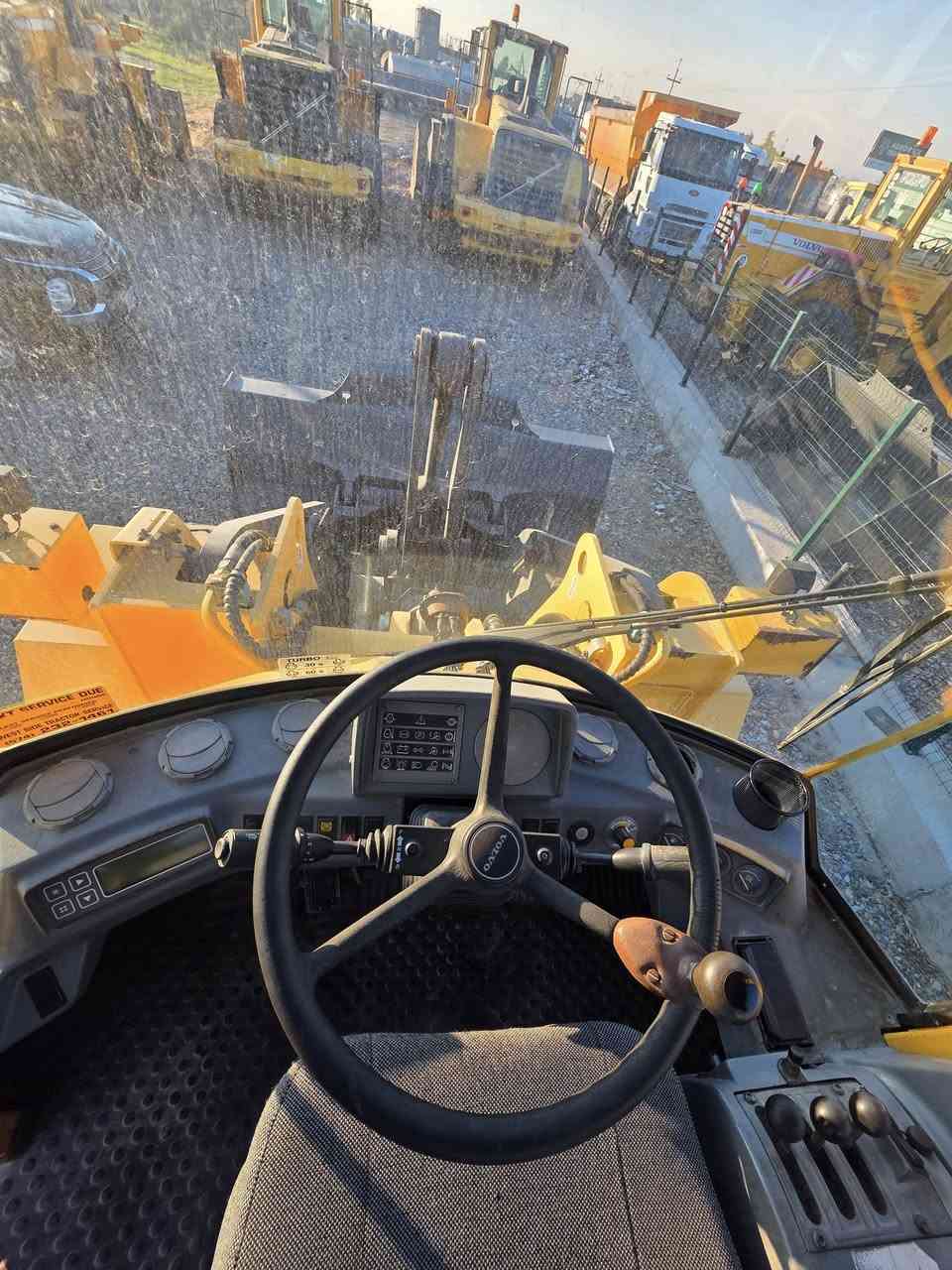 للبيع - بۆ فرۆشتن  دخول جدید بصرا
———————
شفل : VOLVO
حجم : L90C
—————————
بۆ زانیاری زیاتر پەیوەندی بکەن بەم ژمارە تەلەفۆنە 

***********
***********
