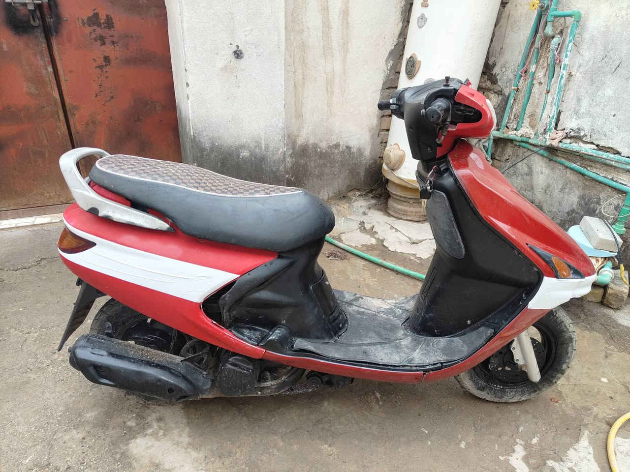 فراشة فحل
دراجه جاهزة كهربائيات شغاله   عايزة بس باتري باتريهة ضعيف  تايراد جدد   دبلات جدد  دراجه جاهزة ونظيفة بيهة لاستيك ولف  وصوت بخرز الكلج  وسعر مناسب جداا جداا 200 وبيهة مجال  تفاصيل خاص او اتصال ***********
