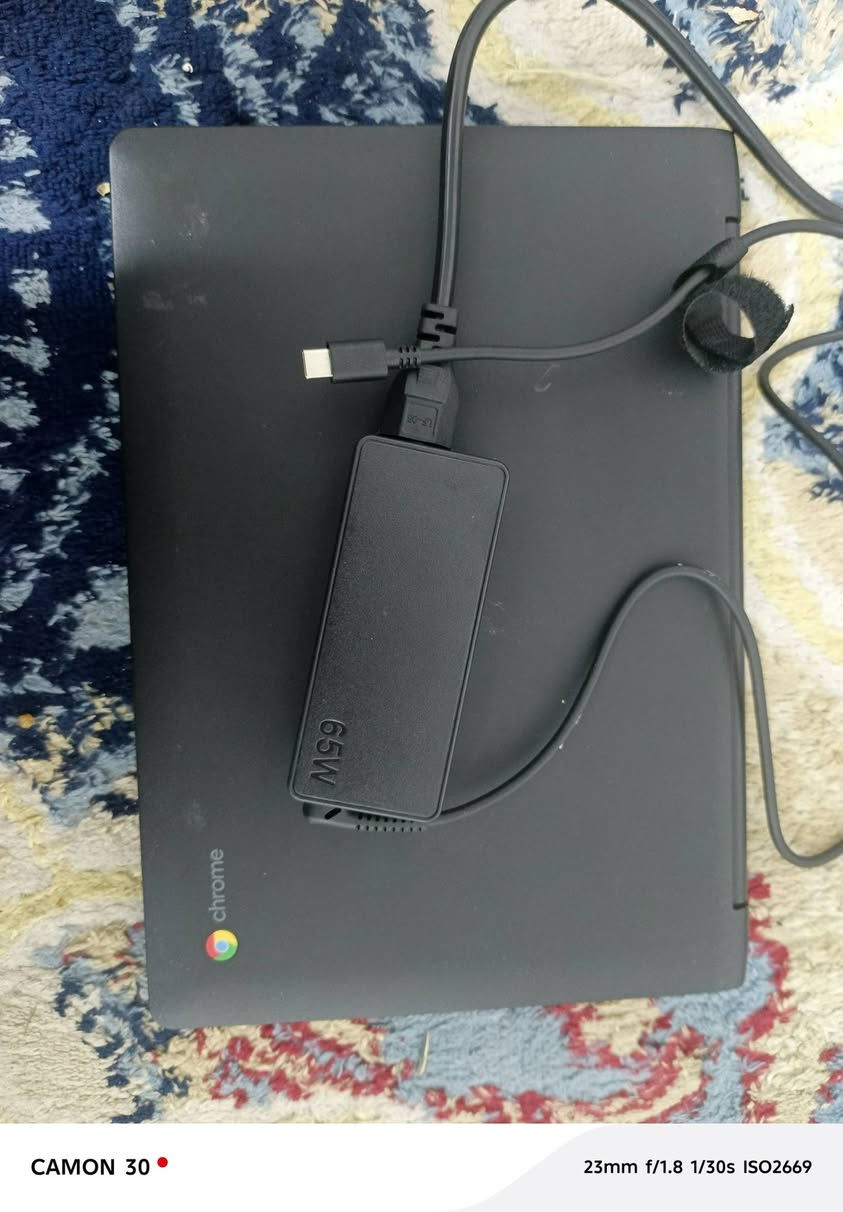 سلام عليكم ورحمة الله وبركاته عندي هاذه لابتوب هاي مواصفاتة PCmerge هو اسم العلامة التجارية للكمبيوتر المحمول الموجود في الصورة، والذي يعمل بنظام التشغيل ChromeOS (كروم بوك)..
معلومات إضافية:
الطراز: تشير نتائج البحث إلى أن الجهاز قد يكون طراز PCmerge Chromebook AL116 أو PCM-116E / PCM-116EB.
نظام التشغيل: يعمل بنظام التشغيل خفيف الوزن والآمن من Google، المصمم للعمل السريع والسهل.
المواصفات المحتملة: تشمل المواصفات المحتملة معالج Intel Celeron N3350، وذاكرة وصول عشوائي (RAM) سعة 4 جيجابايت، وسعة تخزين 32 جيجابايت. 
سلام عليكم ورحمة الله وبركاته عندي هاذه لابتوب هاي مواصفاتة  السعر بل خاص عنوان زعفرانيه شارع المعهد لايوجد توصيل عادي ذا مراوس بايباد رقمي *********** واتساب متواجد
