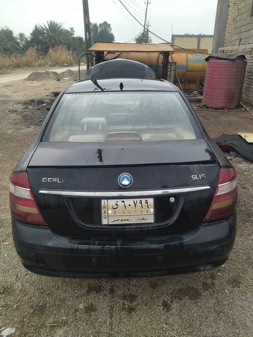 السلام عليكم ورحمه الله وبركاته 
سيارة جيلي مابل  محرك وكير شركة ما مبدل كير عادي تخم تاير جديد السياره بيها خياسات بسيطه كلش 
رقم بغداد 
عنواني بغداد الكرخ 
السعر 40 مع المجال للطيبين 
للاستفسار الاتصال ***********
