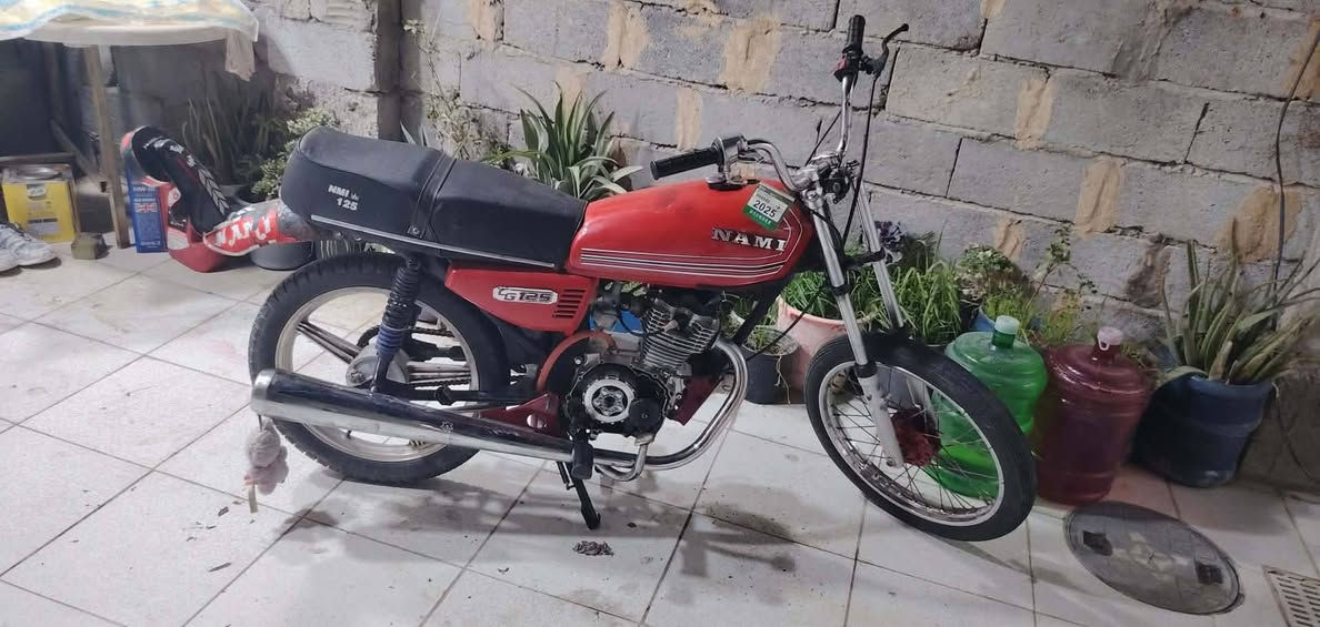 يابه السلام عليكم العروس للبيع شاصي شلامجه 2016 بليته ورقم شاصي موجودات اوراق سكنر الدراجه تعمير كله 25 و بيها اضافات ما مصورهن بعد الدراجه خير من الله تاخذها ربع ما تذب عليها كلجات انتنس جدد توني شادهن عيبها بس الويل الوره منشزها سعرها 450 قفل اعتذر عل اطاله رقمي *********** متواجد خاص
