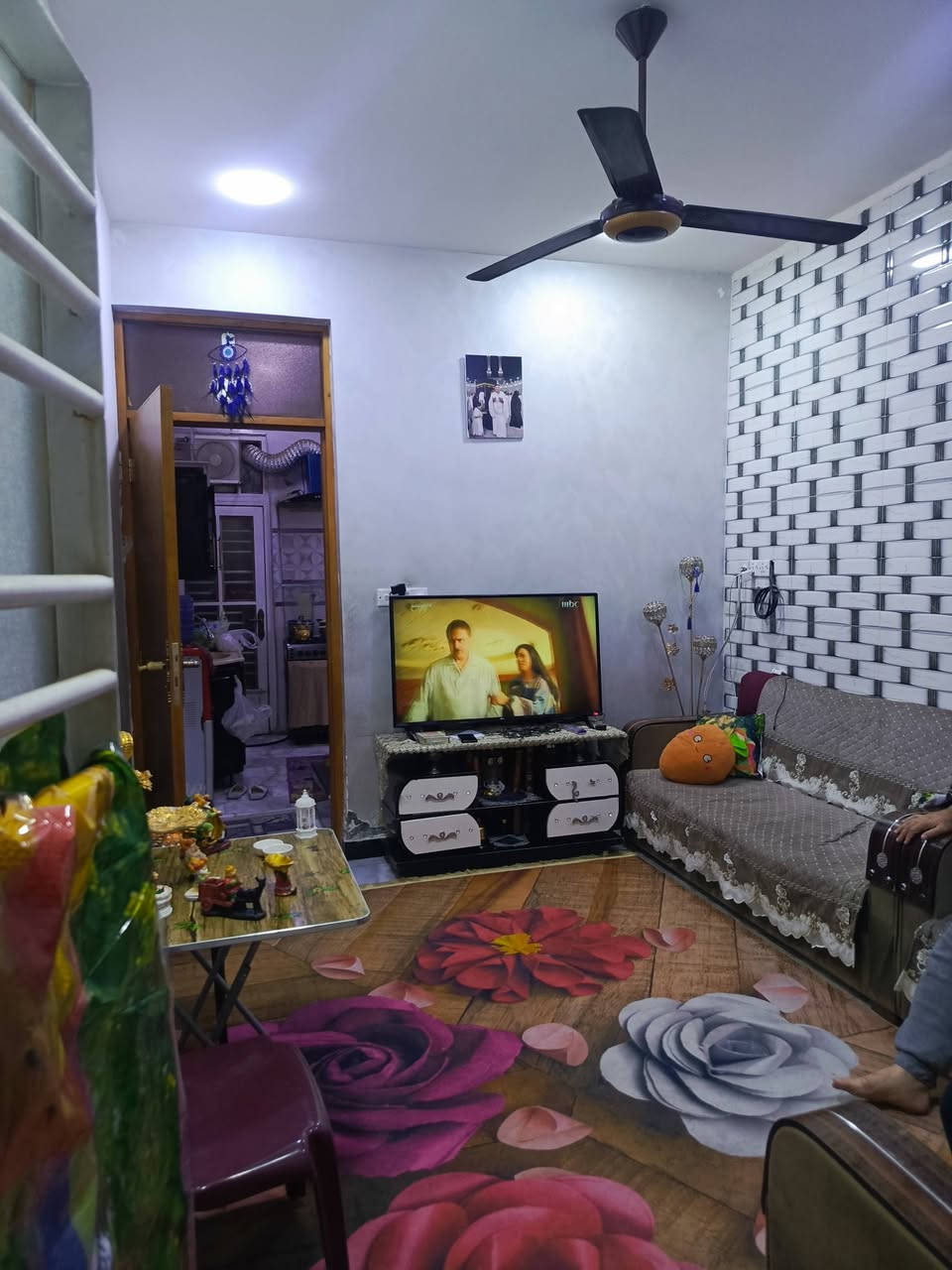 سلام عليكم 55متر للبيع مسلح طابقين الحريه محله 426القطاع القريب من الدور 
145 سعره 
***********
