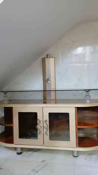 السلام عليكم غراض للبيع اسعار بلاش  عنوان رئاسة شارع 20 رقم ***********
