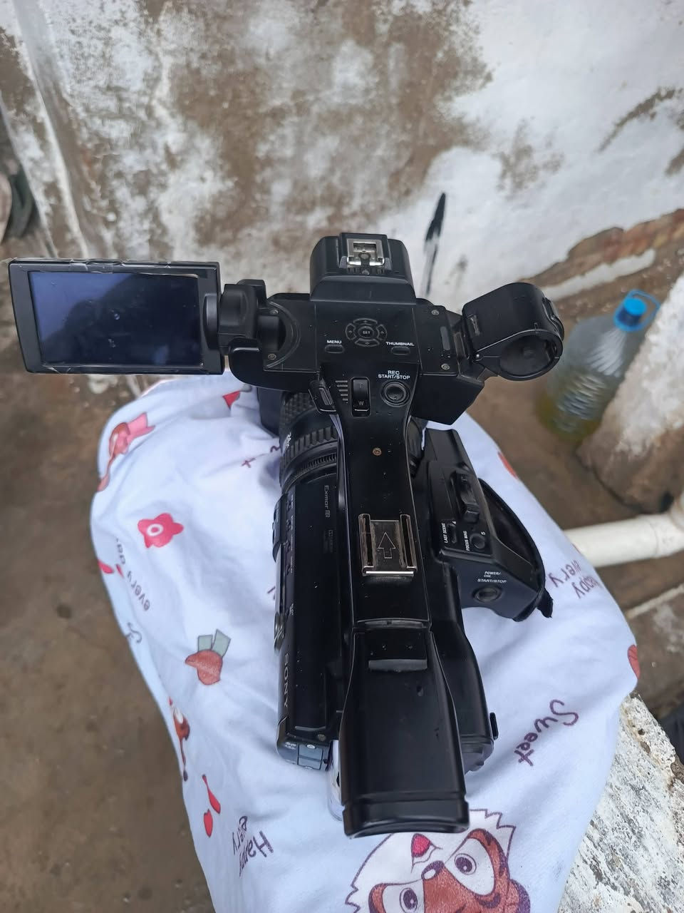 كامرة فديو NX100
غنيه عن التعريف تصوير فول ايج دي 
السعر 750 شرط نضافه وضمان سعر رخيص لان محتاج


**إذا كنت صاحب هذا الإعلان وتريد حذفه لأي سبب، رجاءا أرسل رسالة إلى الدعم الفني**