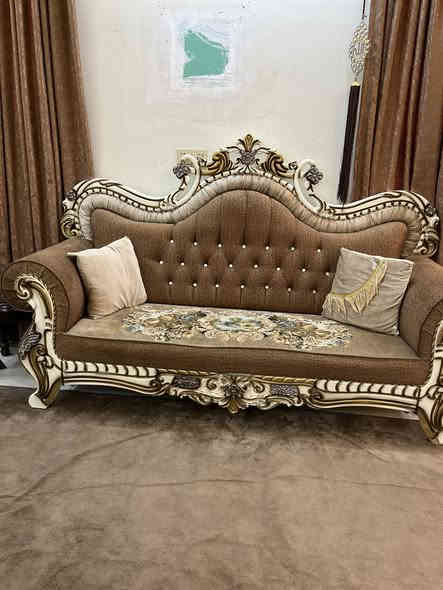 تخم للبيع ١٣ مقعدالسعر ٧٥٠ وبي مجال بسيط العنوان حي الجهاد المكاسب رقم الهاتف ***********
