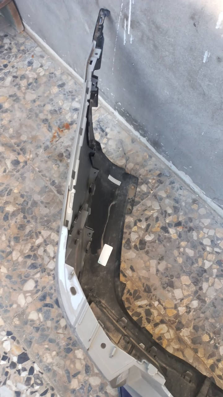 السلام عليكم عندي غراض مال سورنتو ومال توسان مال سوناته والنترا العنوان بغداد العبيدي الرقم ***********
