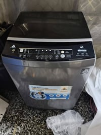 اخوان عندي غسالة اوتاماتيك للبيع شغالة بيها عطل بسيط بالكير بوكس فقط.....