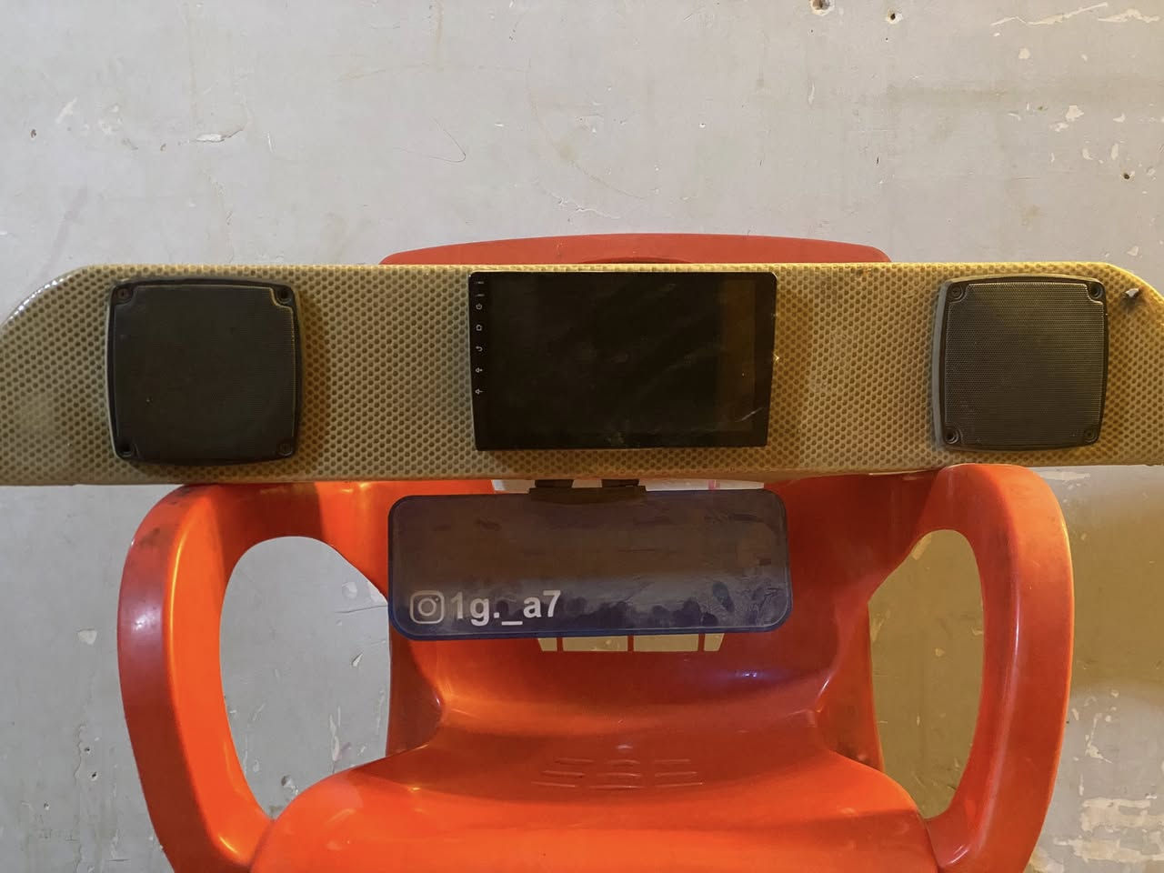 سلام عليكم
شاشه اصليه مامستعمله اسبوع وشلته جانت مضمومه شغاله وصوت واضح وعالي السعر 50 وبيه مجال للطيبين 
(***********) مكاني محموديه
