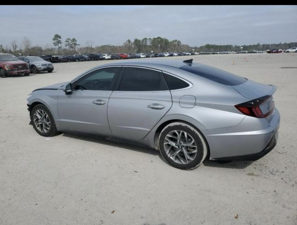 السلام وعليكم
سوناتا واراد امريكي موديل 23  للبيع
حادث سياره تبديل جاملغ فقط بدون دواخل ولباقي كفاله عامه 
معوقين ذي قار بسم رجال وكاله عامه 
السياره إرباك برده فقط
السعر ١٧٠$ 
مكان سياره ناصريه 
للستفسار ***********
