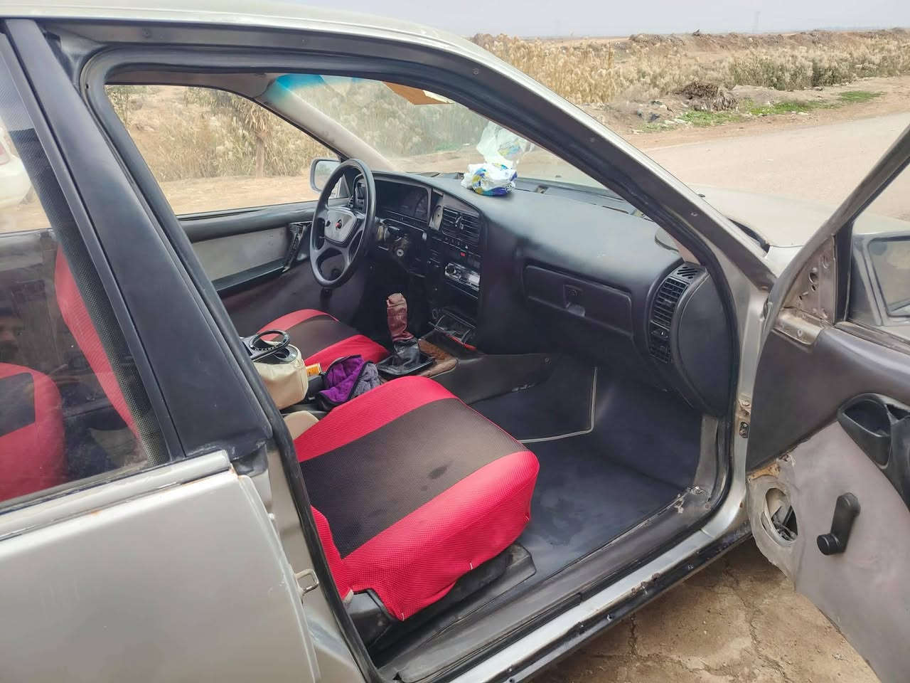 سياره 🚗نوع اوبل موديل88 اوميكه  ابلادي الون ذهبي محرك وكير شرط داخل خارج كلش نضيف عندي وكاله عامه مطىق ام البوركوت السعر ٢٥ وبيه مجال قليل زاذا اكو مراوس حسب القناعه مكان السياره ديالى قضاء الخالص ناحية السلام على طريق دلي عباس هذا رقم صاحب المنشور والسياره ***********عندك شي اتصل
