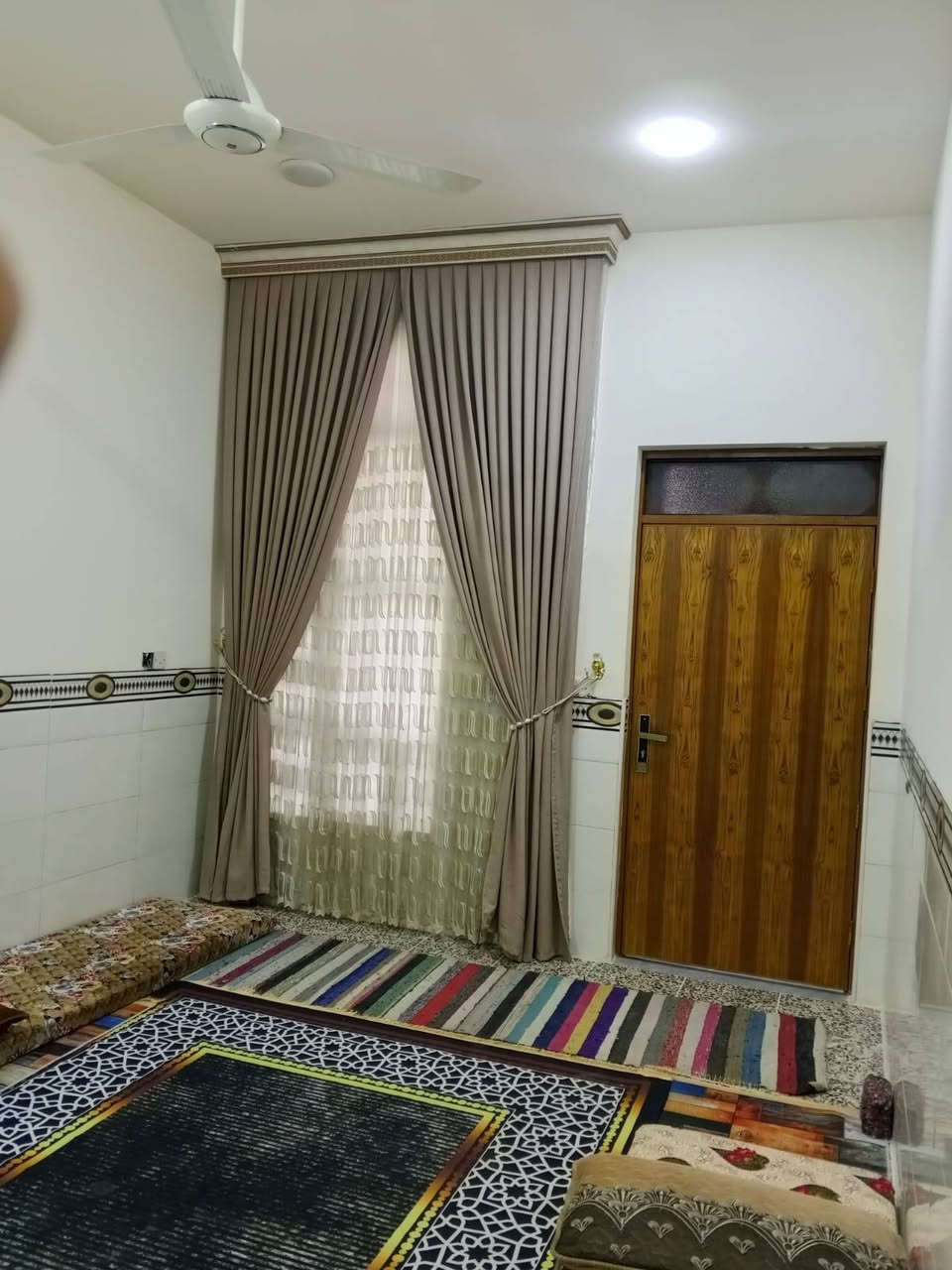 بيت للببع مساحه ٢٥٠م الفلوحه الشهداء منطقه ال٢١ بناء جديد طابوق الطابق الارضي جاهز من كلشي غرفتين نوم الطابق الثاني واصل للسقف السعر ١٣٠ مجال بسيط للتواصل *********** بي واتساب
